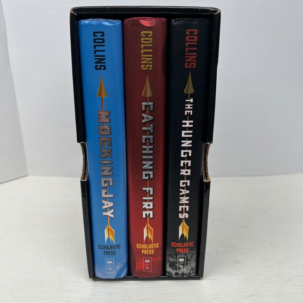 The Hunger Games Trilogy Box Set Books Suzanne Collins 3 Book Set